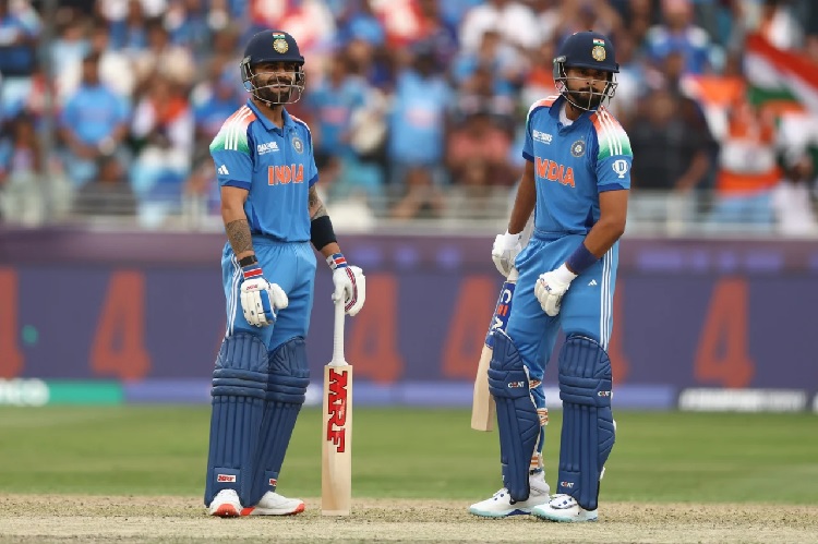 चैंपियंस ट्रॉफी के फाइनल में पहुंची भारतीय टीम चैंपियंस ट्रॉफी के फाइनल में पहुंची भारतीय टीम