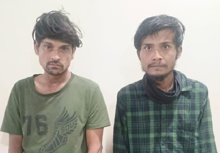 गुवाहाटी में गिरफ्तार चोरी के दो वांछित आरोपितों की तस्वीर। गुवाहाटी में गिरफ्तार चोरी के दो वांछित आरोपितों की तस्वीर।