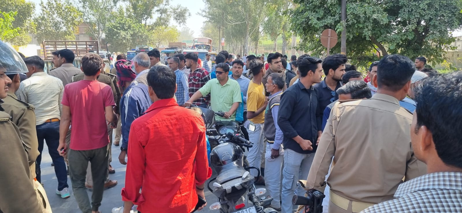 परीक्षा देकर लौट रहे दो छात्रों की सड़क हादसे में मौत परीक्षा देकर लौट रहे दो छात्रों की सड़क हादसे में मौत