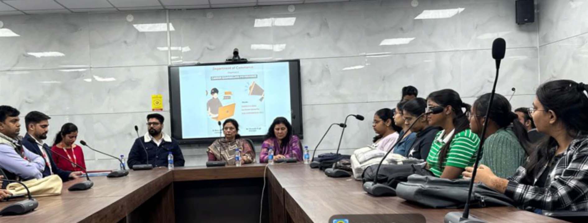 कार्यक्रम में उपस्थित विद्यार्थी। कार्यक्रम में उपस्थित विद्यार्थी।