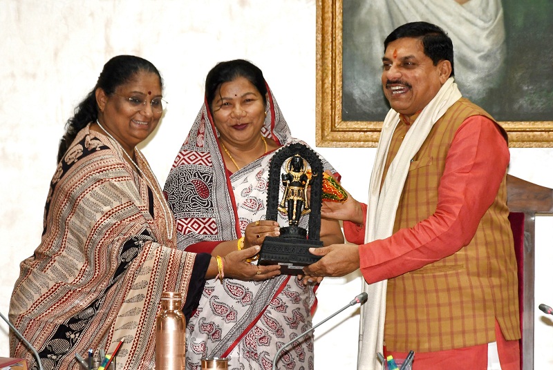 मुख्यमंत्री को जीआईएस की सफलता पर मंत्रीद्वय ने दी बधाई मुख्यमंत्री को जीआईएस की सफलता पर मंत्रीद्वय ने दी बधाई