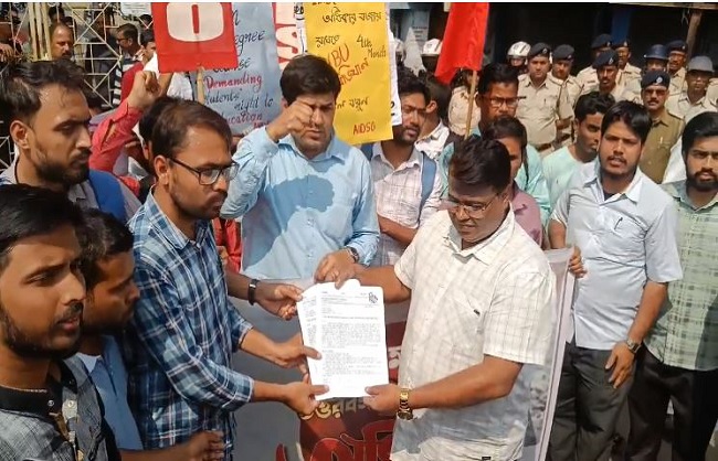 एआईडीएसओ का उत्तर बंगाल विश्वविद्यालय अभियान एआईडीएसओ का उत्तर बंगाल विश्वविद्यालय अभियान