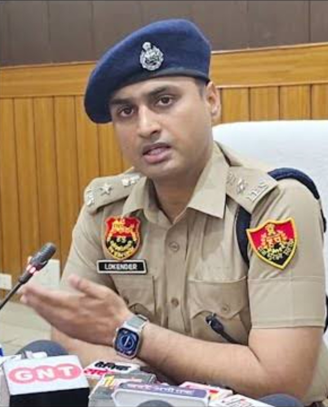 पुलिस अधीक्षक लोकेन्द्र सिंह पुलिस अधीक्षक लोकेन्द्र सिंह
