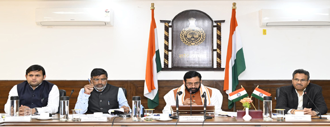 हरियाणा के मुख्यमंत्री विश्वविद्यालयाें के कुलपतियाें के साथ बैठक करते हुए हरियाणा के मुख्यमंत्री विश्वविद्यालयाें के कुलपतियाें के साथ बैठक करते हुए