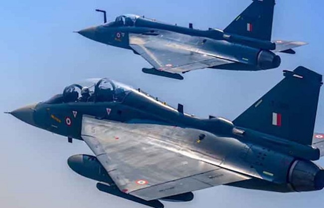 एलसीए तेजस (फाइल फोटो) एलसीए तेजस (फाइल फोटो)
