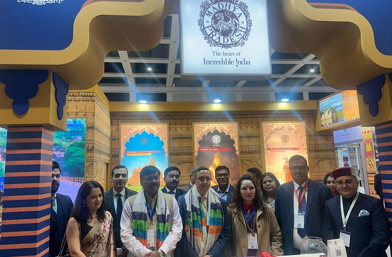 आईटीबी बर्लिन में मध्य प्रदेश पर्यटन के पवेलियन का शुभारंभ करते हुए मंत्री लोधी आईटीबी बर्लिन में मध्य प्रदेश पर्यटन के पवेलियन का शुभारंभ करते हुए मंत्री लोधी