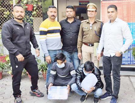 250 अवैध नशीले इंजेक्शन के साथ दो गिरफ्तार 250 अवैध नशीले इंजेक्शन के साथ दो गिरफ्तार