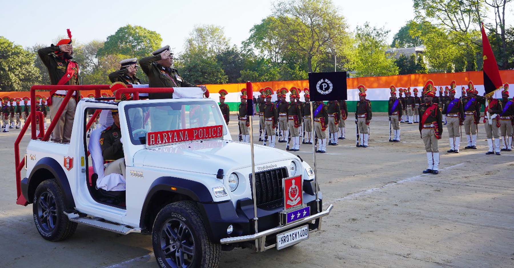गुरुग्राम के भोंडसी स्थित पुलिस प्रशिक्षण केंद्र में प्रशिक्षण के बाद दीक्षांत समारोह में परेड का निरीक्षण करते मुख्य अतिथि मानवाधिकार व लिटिगेशन हरियाणा के महानिदेशक अजय ङ्क्षसघल। गुरुग्राम के भोंडसी स्थित पुलिस प्रशिक्षण केंद्र में प्रशिक्षण के बाद दीक्षांत समारोह में परेड का निरीक्षण करते मुख्य अतिथि मानवाधिकार व लिटिगेशन हरियाणा के महानिदेशक अजय ङ्क्षसघल।
