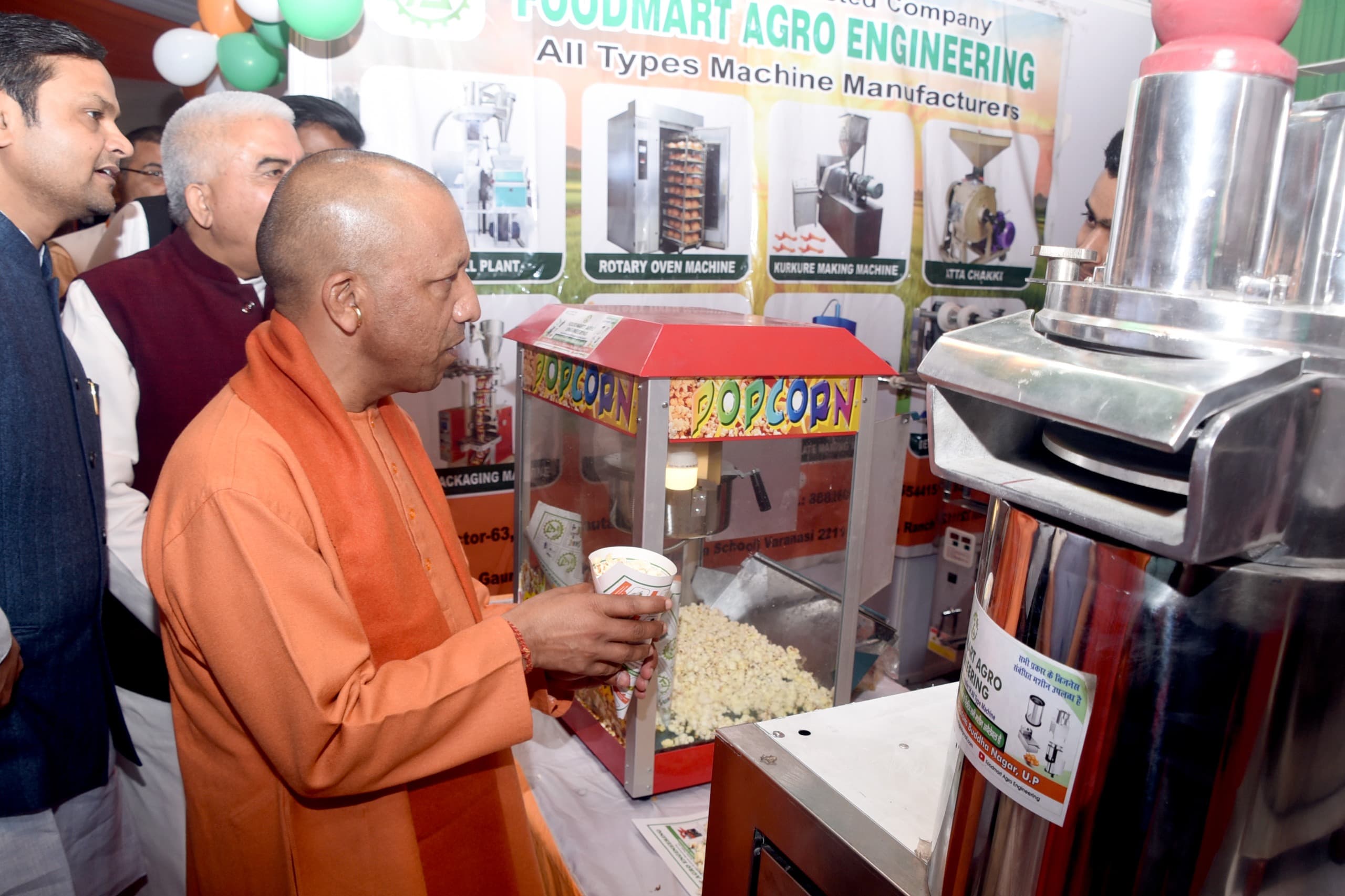 *मुख्यमंत्री युवा उद्यमी विकास अभियान (सीएम युवा) के तहत गोरखपुर व बस्ती मंडल के 2500 लाभार्थियों को किया 100 करोड़ रुपये का ऋण वितरण* *मुख्यमंत्री युवा उद्यमी विकास अभियान (सीएम युवा) के तहत गोरखपुर व बस्ती मंडल के 2500 लाभार्थियों को किया 100 करोड़ रुपये का ऋण वितरण*