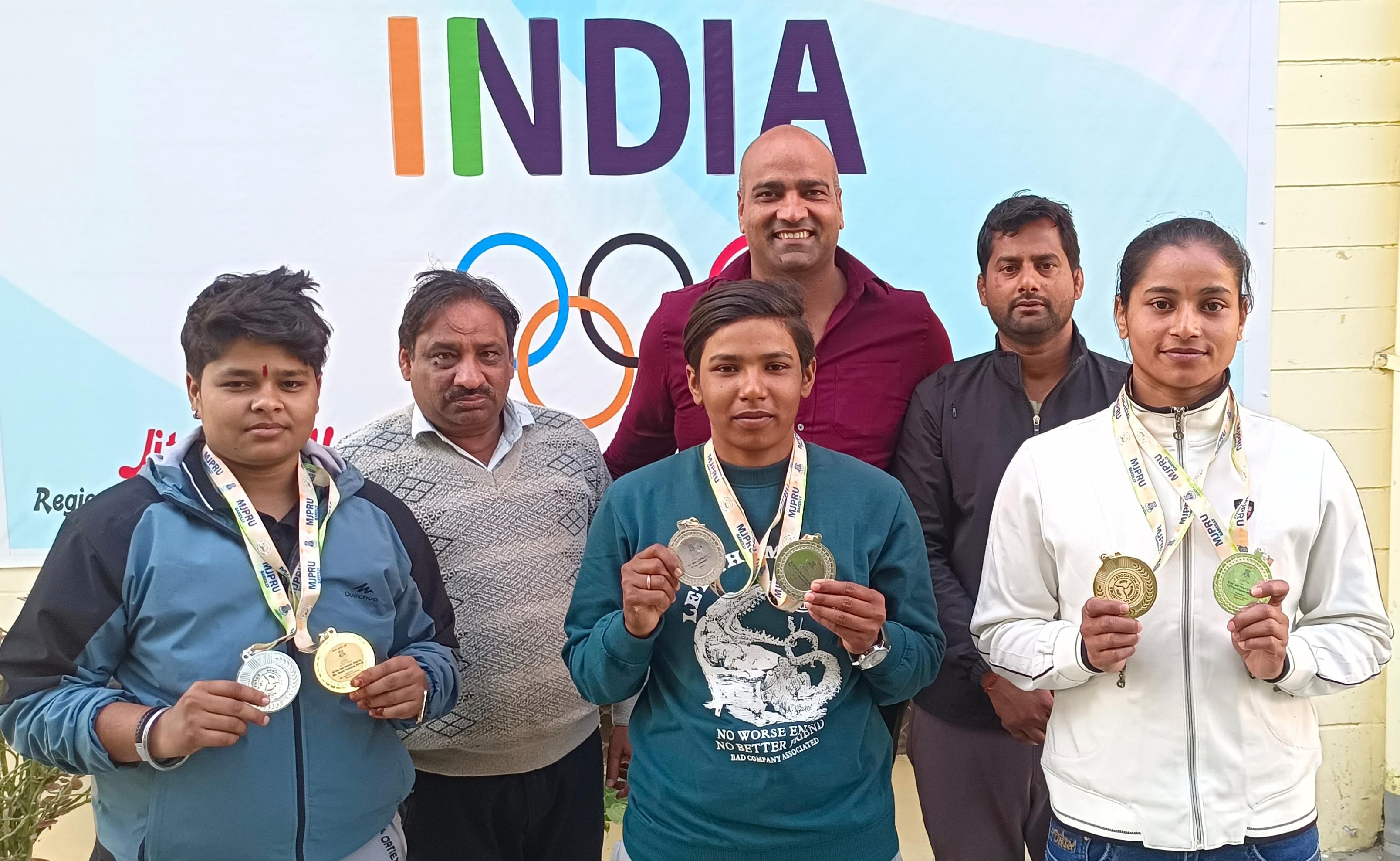 आल इंडिया इंटर ग्रेप्लिंग प्रतियोगिता में छाए मुरादाबाद के खिलाड़ी, जीते स्वर्ण व रजत पदक आल इंडिया इंटर ग्रेप्लिंग प्रतियोगिता में छाए मुरादाबाद के खिलाड़ी, जीते स्वर्ण व रजत पदक