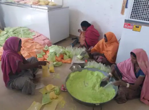 होली स्पेशलः हर्बल गुलाल से त्वचा को नहीं होगा कोई नुकसान होली स्पेशलः हर्बल गुलाल से त्वचा को नहीं होगा कोई नुकसान