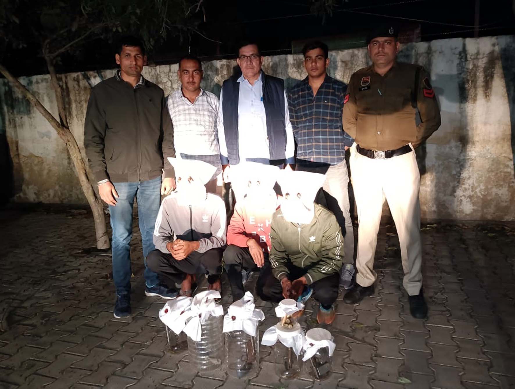 बीड़ बबरान गांव में फायरिंग के आरोपी पुलिस गिरफ्त में। बीड़ बबरान गांव में फायरिंग के आरोपी पुलिस गिरफ्त में।