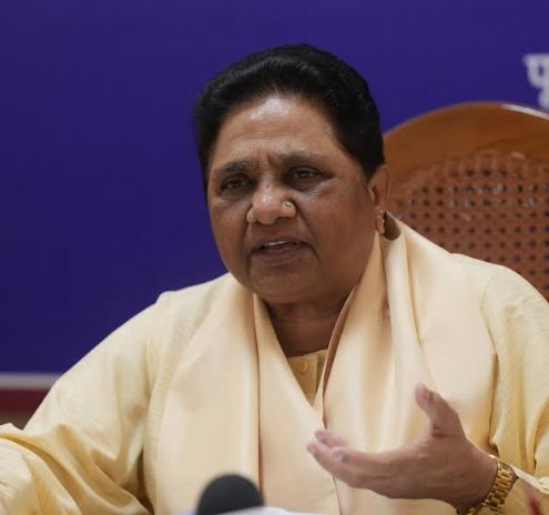 प्रेसवार्ता को संबोधित करतीं बसपा अध्यक्ष मायावती प्रेसवार्ता को संबोधित करतीं बसपा अध्यक्ष मायावती