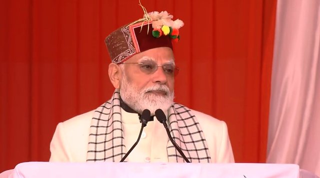 प्रधानमंत्री नरेन्द्र मोदी गुरुवार को उत्तराखंड में सभा को संबोधित करते हुए प्रधानमंत्री नरेन्द्र मोदी गुरुवार को उत्तराखंड में सभा को संबोधित करते हुए