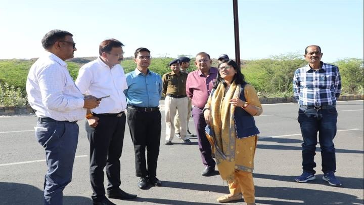कलेक्टर ने साडा क्षेत्र में देखीं विकास की संभावनाएं कलेक्टर ने साडा क्षेत्र में देखीं विकास की संभावनाएं