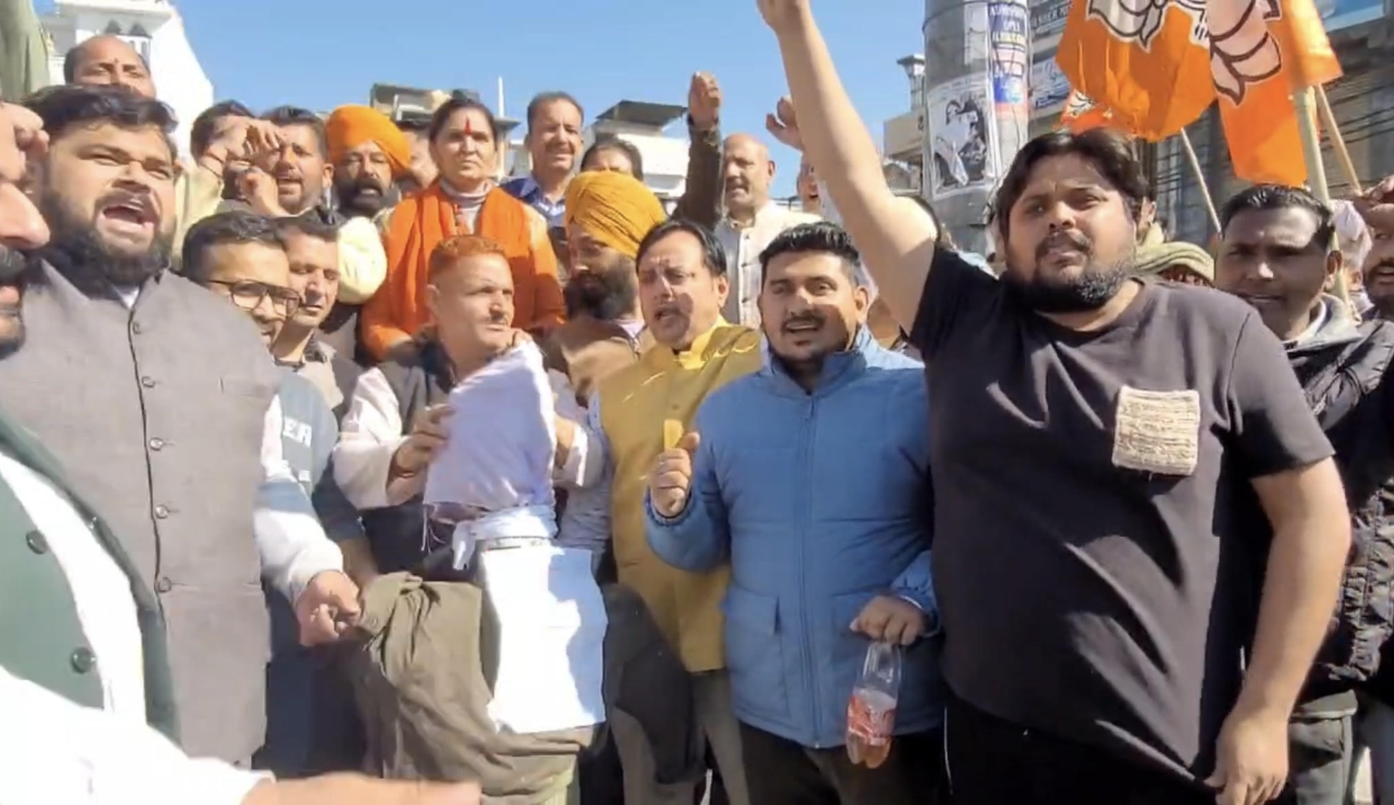 BJP protests in Kathua over controversial statement of Deputy Chief Minister BJP protests in Kathua over controversial statement of Deputy Chief Minister