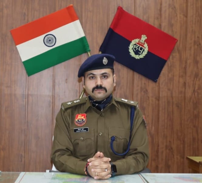 पुलिस अधीक्षक विक्रांत भूषण।