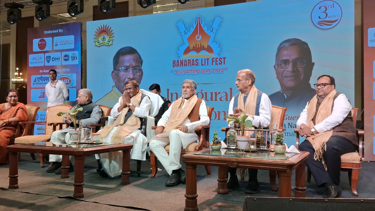 तीन दिवसीय बनारस लिट फेस्ट का उद्घाटन समारोह तीन दिवसीय बनारस लिट फेस्ट का उद्घाटन समारोह