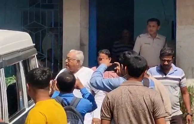 गिरफ्तार पूर्व तृणमूल नेता शिवनाथ चौधरी गिरफ्तार पूर्व तृणमूल नेता शिवनाथ चौधरी
