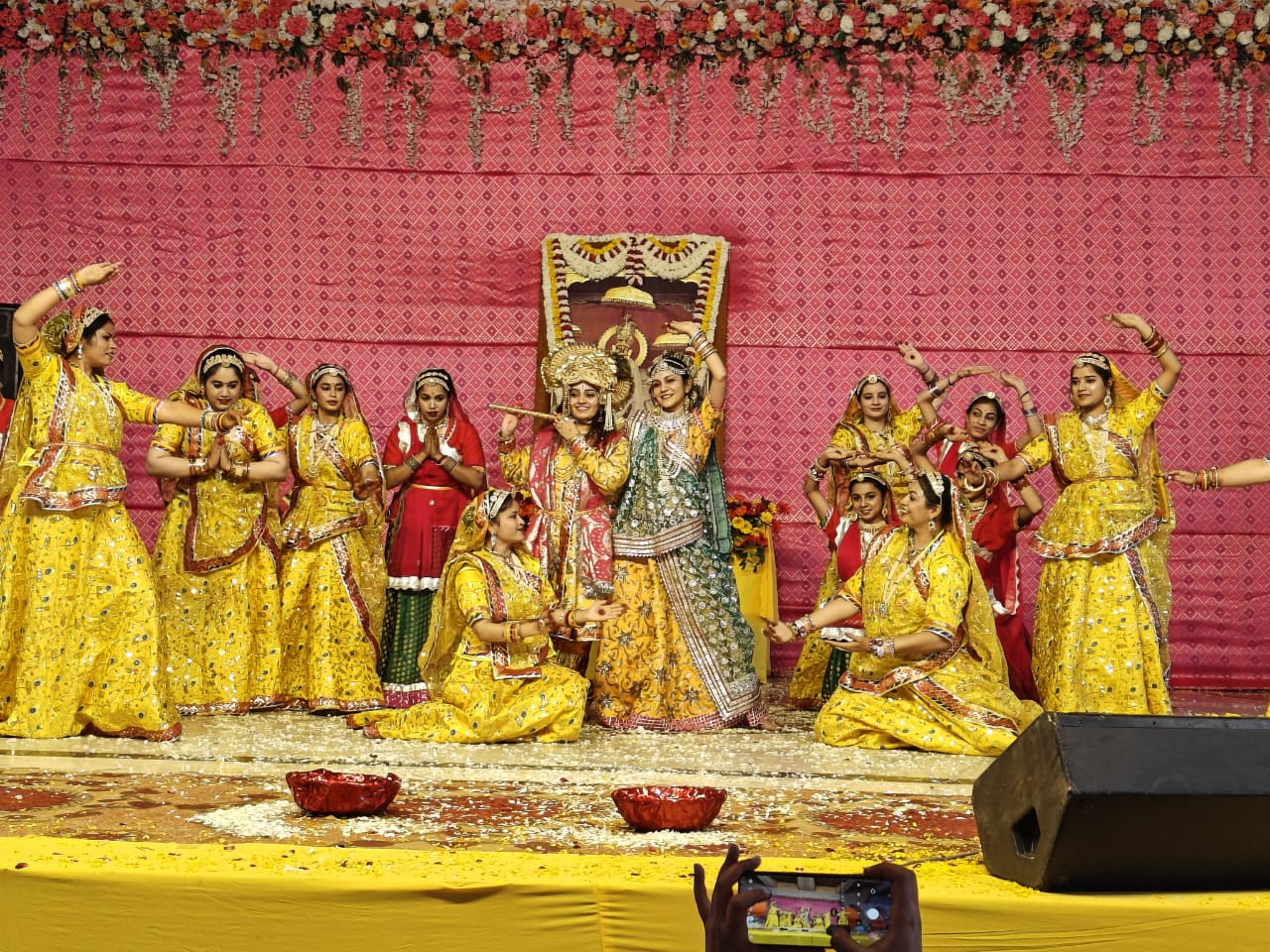 गोविंद देवजी मंदिर में होलिकोत्सव की धूम गोविंद देवजी मंदिर में होलिकोत्सव की धूम