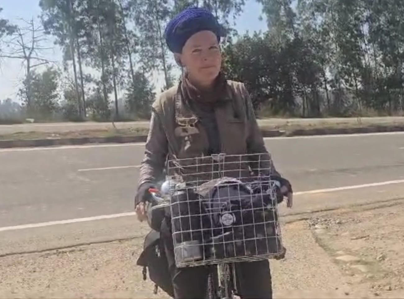 International Women's Day- German citizen Manjeet Kaur gave the message of women empowerment by cycling International Women's Day- German citizen Manjeet Kaur gave the message of women empowerment by cycling