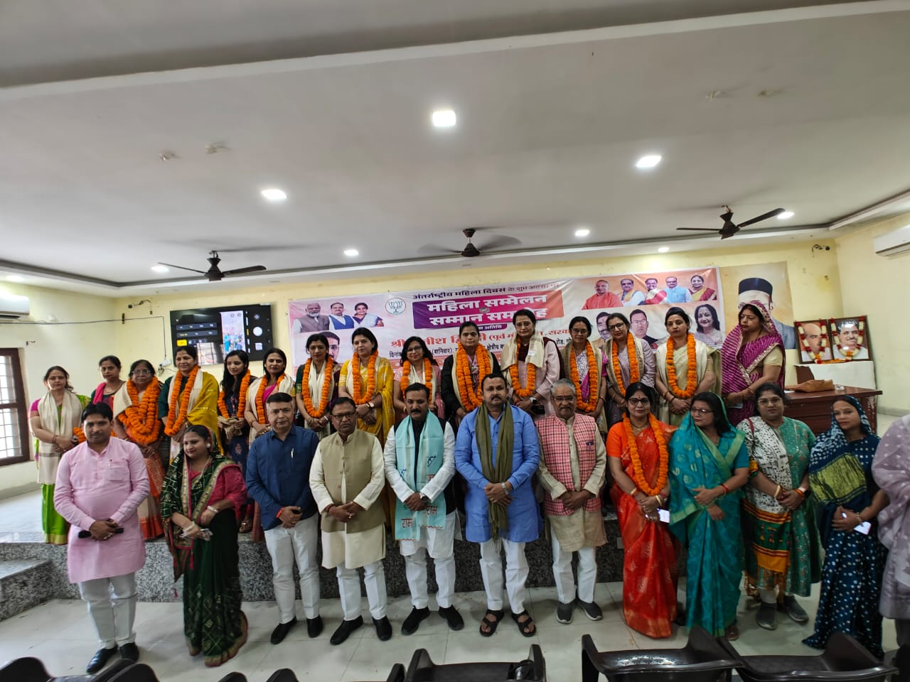 नारीशक्ति विकसित भारत की सबसे बड़ी गारंटी - सतीश द्विवेदी* नारीशक्ति विकसित भारत की सबसे बड़ी गारंटी - सतीश द्विवेदी*