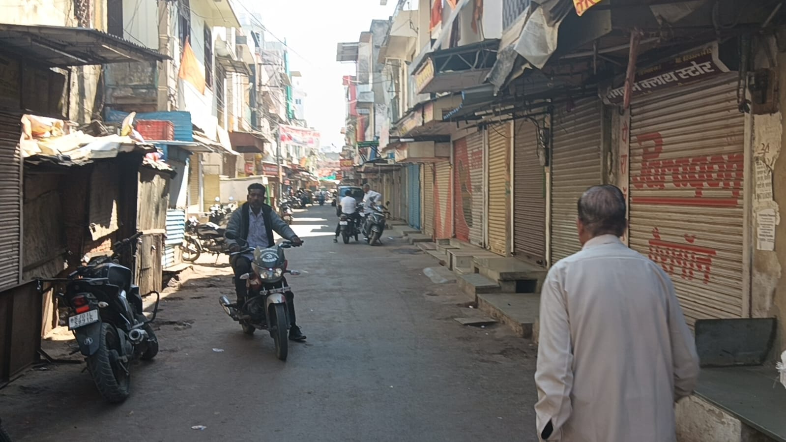 अधिवक्ता की मौत पर आक्रोशित वकीलों ने कराया अजमेर बंद अधिवक्ता की मौत पर आक्रोशित वकीलों ने कराया अजमेर बंद