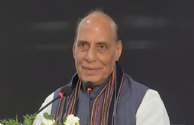 रक्षा मंत्री की मौजूदगी में एचएएल को सौंपा गया एलसीए मार्क-1ए का पहला पिछला हिस्सा रक्षा मंत्री की मौजूदगी में एचएएल को सौंपा गया एलसीए मार्क-1ए का पहला पिछला हिस्सा