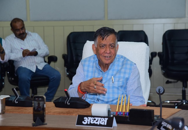 पत्रकार वार्ता करते विधान सभा अध्यक्ष सतीश महाना पत्रकार वार्ता करते विधान सभा अध्यक्ष सतीश महाना