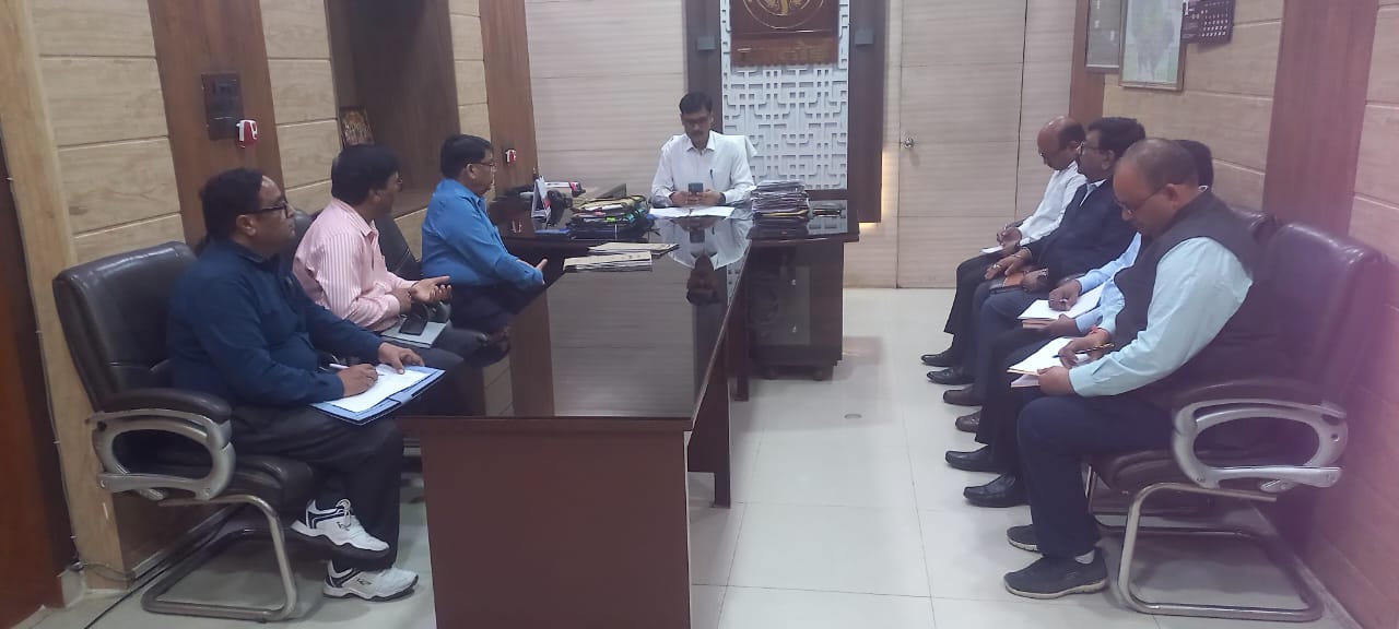 सतर्कता समिति रखेगी सरकारी डॉक्टरों की निजी प्रैक्टिस पर नजर निजी प्रैक्टिस करने वाले सरकारी डॉक्टरों पर होगी कार्रवाईः- जिलाधिकारी सतर्कता समिति रखेगी सरकारी डॉक्टरों की निजी प्रैक्टिस पर नजर निजी प्रैक्टिस करने वाले सरकारी डॉक्टरों पर होगी कार्रवाईः- जिलाधिकारी