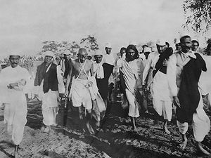 महात्मा गांधी की एतिहासिक दांडी यात्रा (फाइल फोटो) महात्मा गांधी की एतिहासिक दांडी यात्रा (फाइल फोटो)