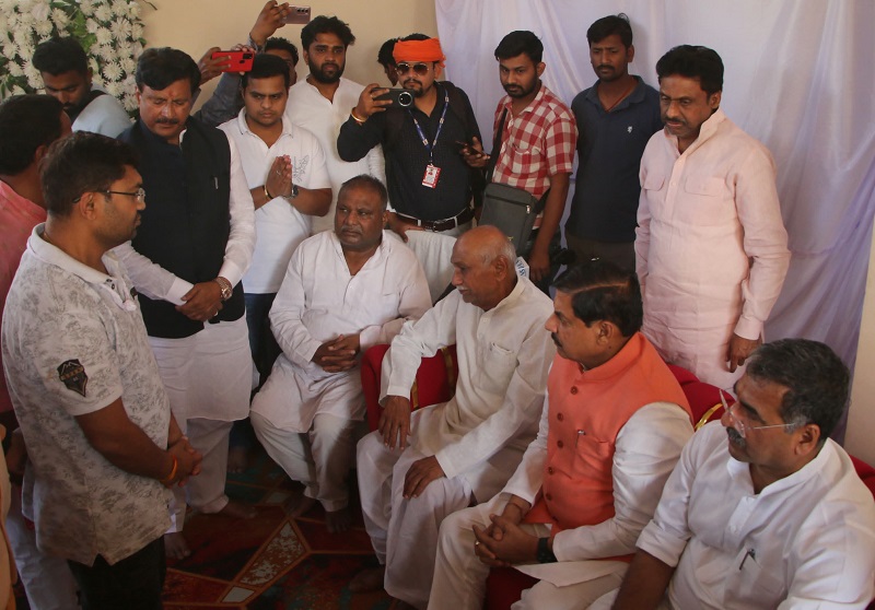 सतनाः मुख्यमंत्री डॉ. यादव ने वरिष्ठ समाज सेवियों के निधन पर अर्पित की श्रद्धांजलि सतनाः मुख्यमंत्री डॉ. यादव ने वरिष्ठ समाज सेवियों के निधन पर अर्पित की श्रद्धांजलि