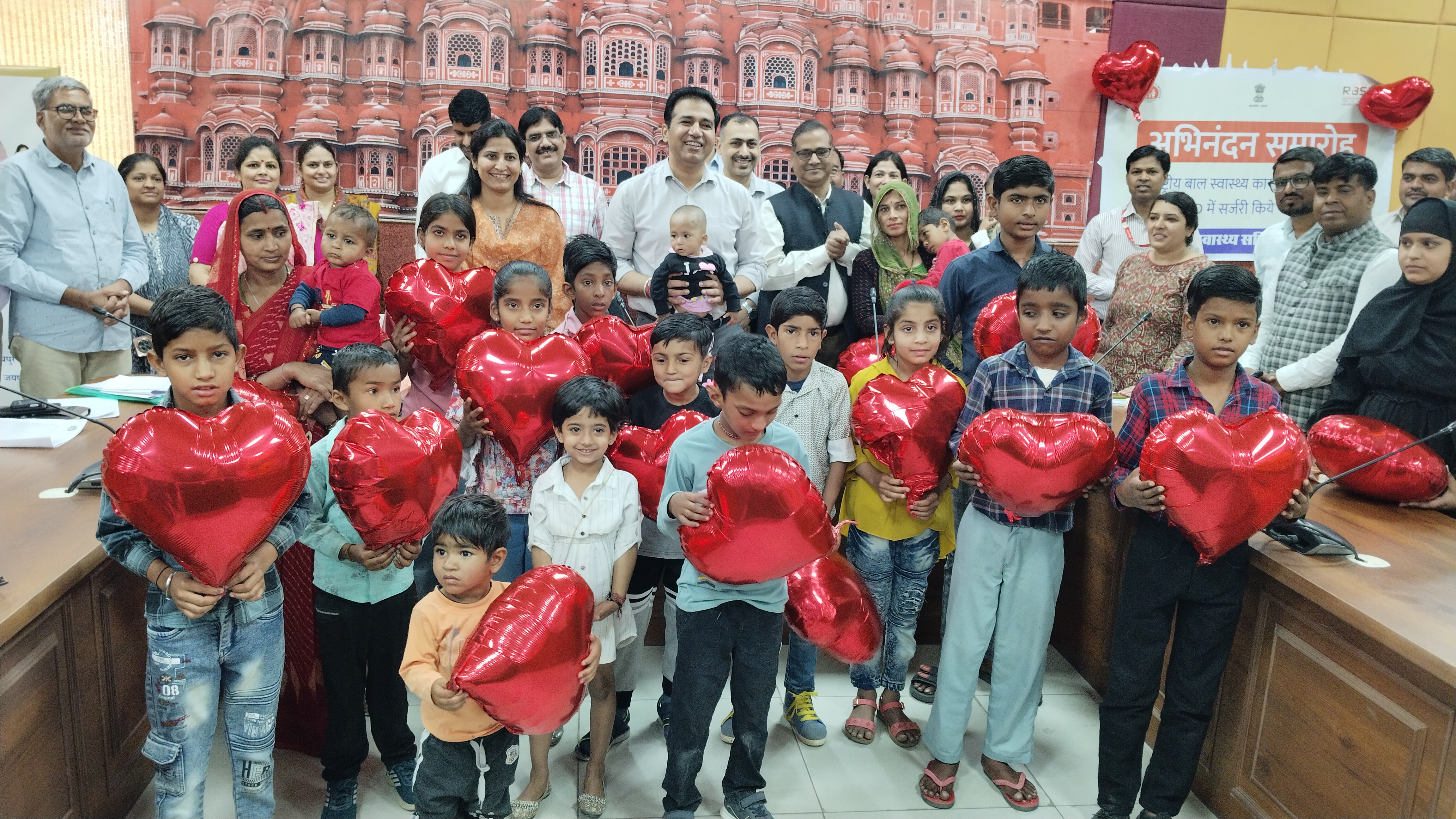 व्याधि का हुआ समाधान तो..नन्हें चेहरों पर लौटी मुस्कान व्याधि का हुआ समाधान तो..नन्हें चेहरों पर लौटी मुस्कान