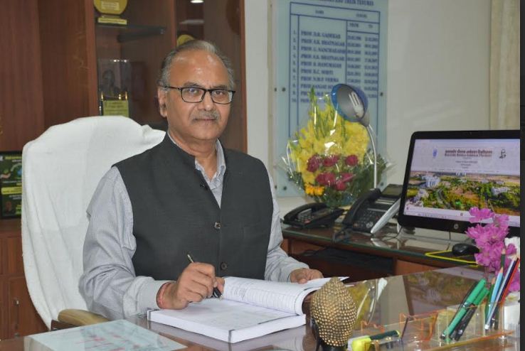 अम्बेडकर विश्वविद्यालय के कुलपति प्रो. राज कुमार मित्तल अम्बेडकर विश्वविद्यालय के कुलपति प्रो. राज कुमार मित्तल