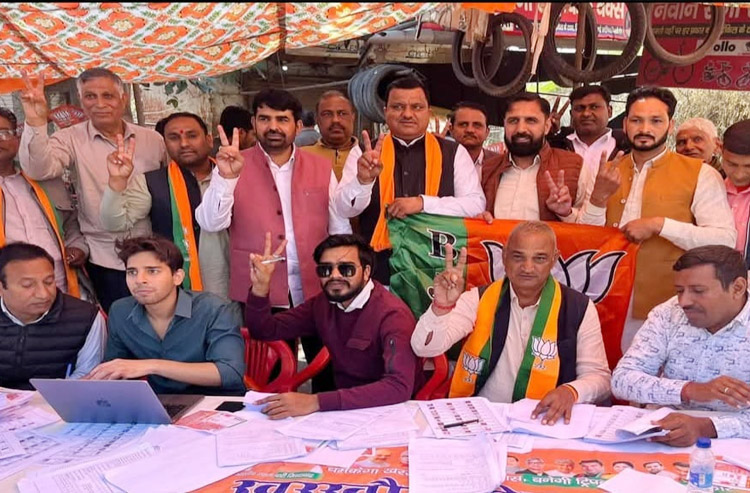सोनीपत: विजेता जीत का जश्न मनाजते हुए। सोनीपत: विजेता जीत का जश्न मनाजते हुए।