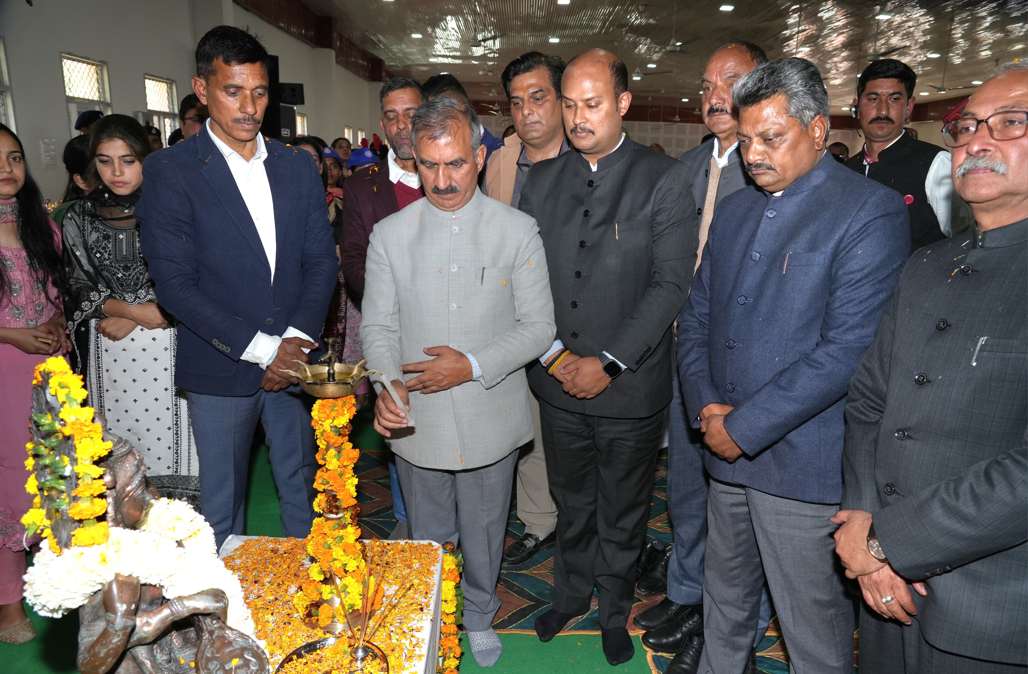 कॉलेज के कार्यक्रम मे मुख्यमंत्री कॉलेज के कार्यक्रम मे मुख्यमंत्री