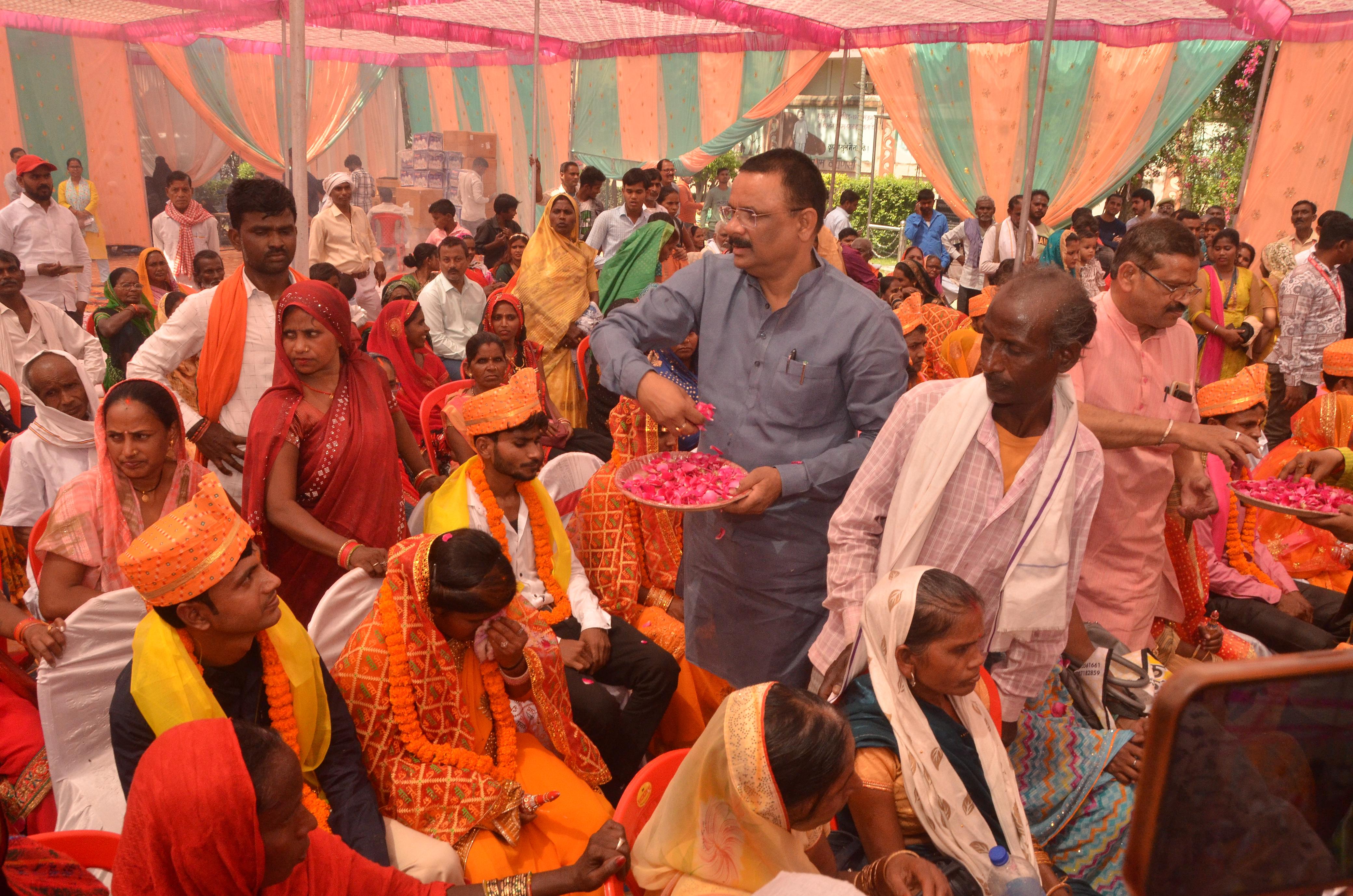 मुख्यमंत्री सामूहिक विवाह योजना में आयोजित वैवाहिक कार्यक्रम मुख्यमंत्री सामूहिक विवाह योजना में आयोजित वैवाहिक कार्यक्रम