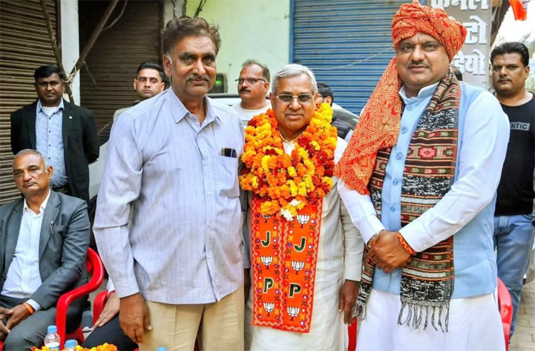 सोनीपत: विजेता जीत का जश्न मनाजते हुए। सोनीपत: विजेता जीत का जश्न मनाजते हुए।
