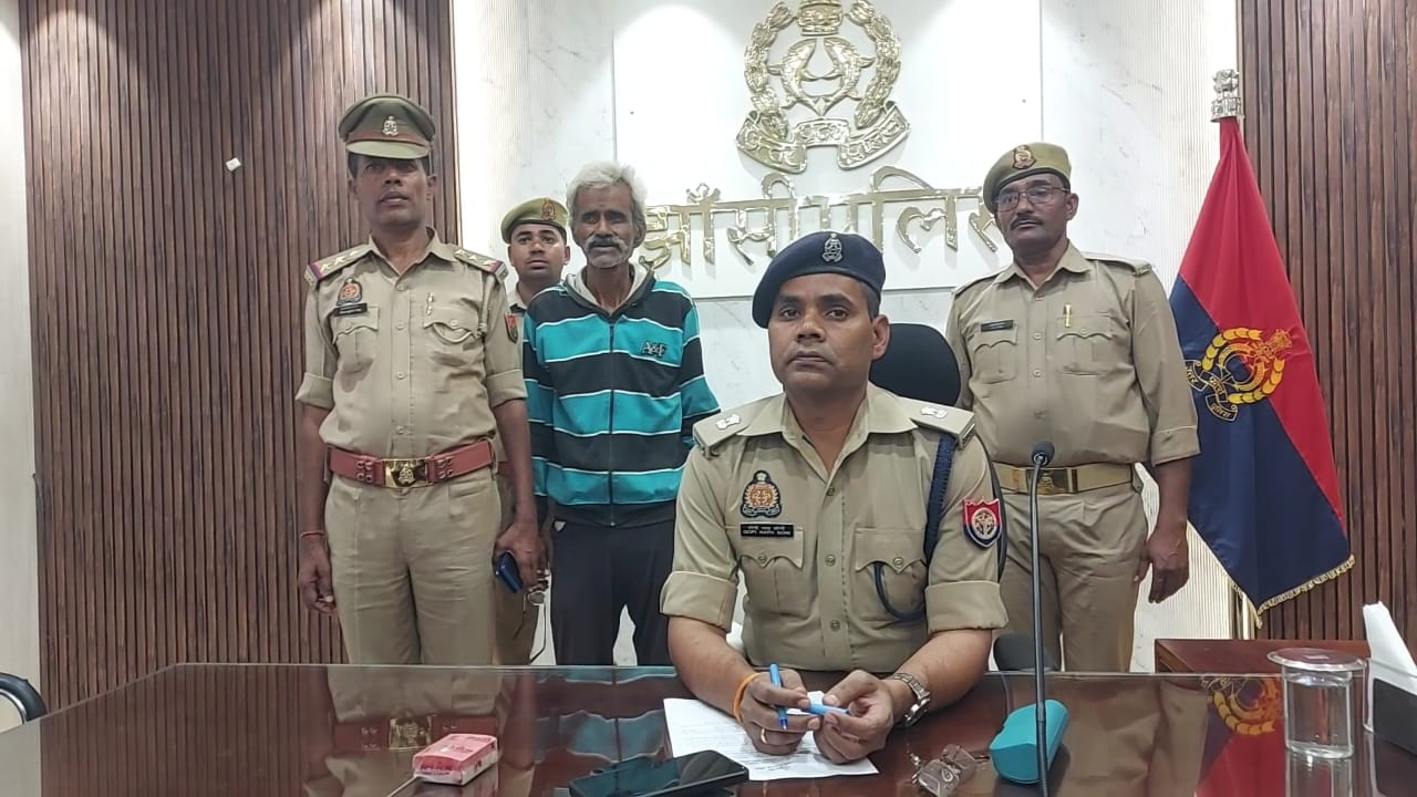 पुलिस गिरफ्त में हत्यारोपी पुलिस गिरफ्त में हत्यारोपी