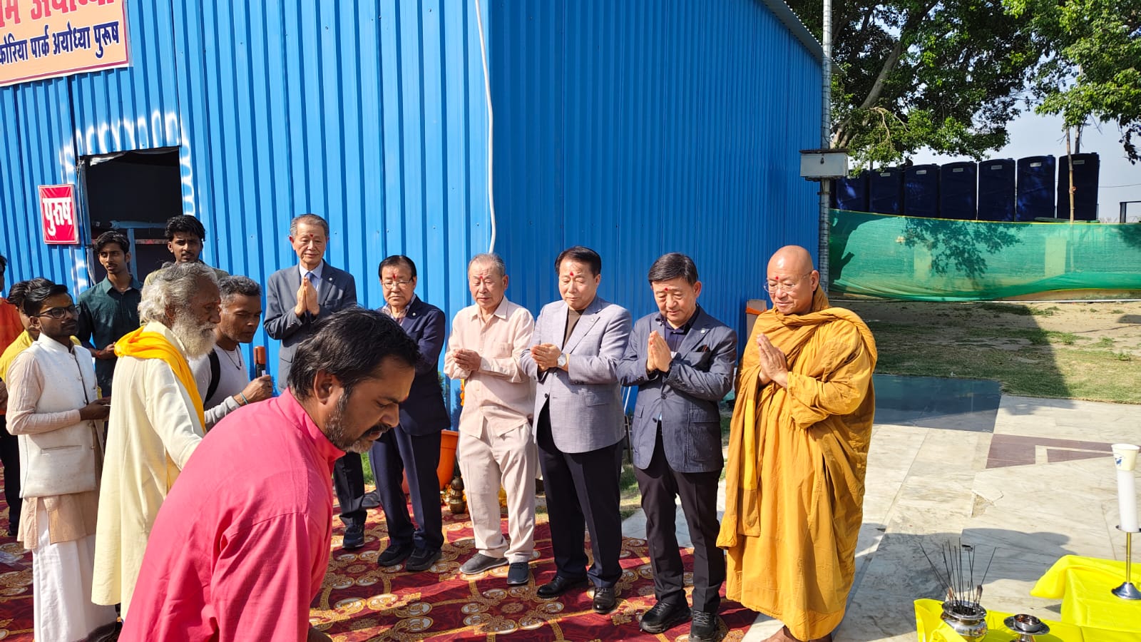 दक्षिण कोरिया के गारक राजवंश के प्रतिनिधियों सहित 78 सदस्यीय शिष्टमंडल दक्षिण कोरिया के गारक राजवंश के प्रतिनिधियों सहित 78 सदस्यीय शिष्टमंडल