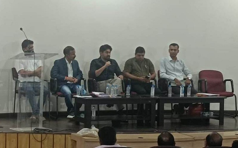 अधिकारी-कर्मचारी, खाद्य सहकारिता, वेयरहाउस, नागरिक आपूर्ति निगम, गोदाम संचालक अधिकृत एजेंसी के आउटसोर्स के सर्वेयर आदि की कार्यशाला अधिकारी-कर्मचारी, खाद्य सहकारिता, वेयरहाउस, नागरिक आपूर्ति निगम, गोदाम संचालक अधिकृत एजेंसी के आउटसोर्स के सर्वेयर आदि की कार्यशाला