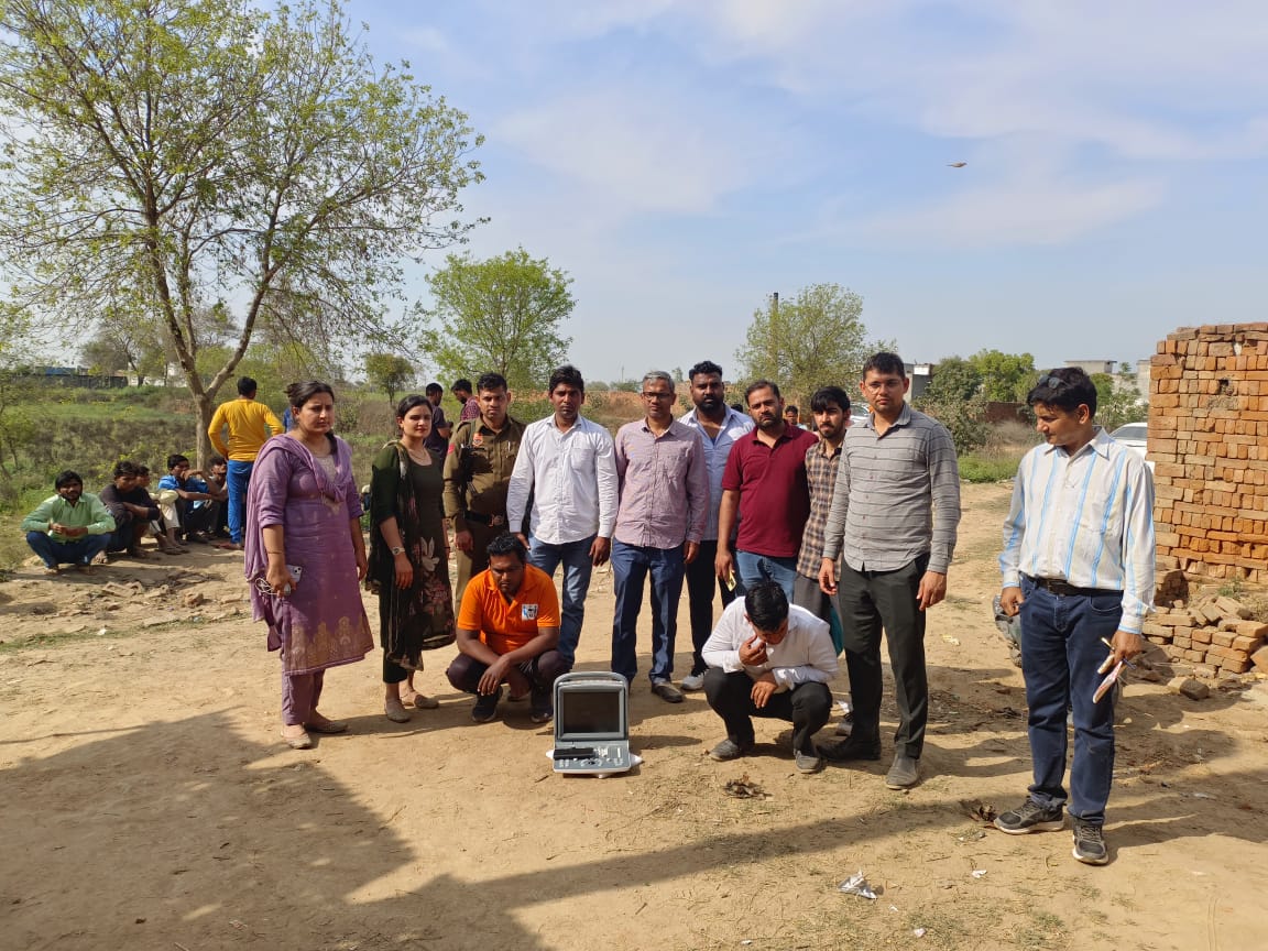 अल्ट्रासाउंड मशीन के साथ पकड़ा गया एक आरोपी पीएनडीटी टीम झज्जर के साथ गाजियाबाद जिला स्थित एट भट्ठा परिसर में। अल्ट्रासाउंड मशीन के साथ पकड़ा गया एक आरोपी पीएनडीटी टीम झज्जर के साथ गाजियाबाद जिला स्थित एट भट्ठा परिसर में।