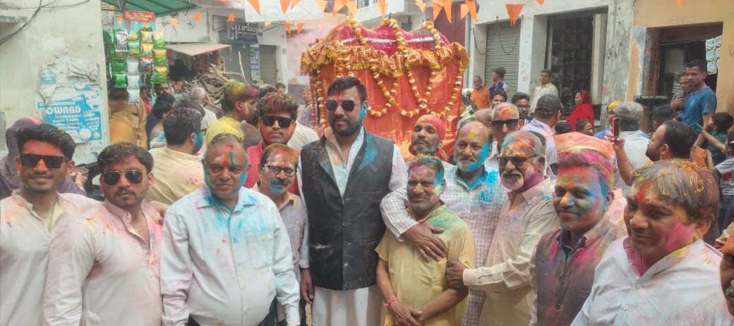 मनमोहक झांकियों के साथ अबीर, गुलाल उड़ात हुए निकली 75 वीं प्राचीन रामडोल शोभायात्रा मनमोहक झांकियों के साथ अबीर, गुलाल उड़ात हुए निकली 75 वीं प्राचीन रामडोल शोभायात्रा