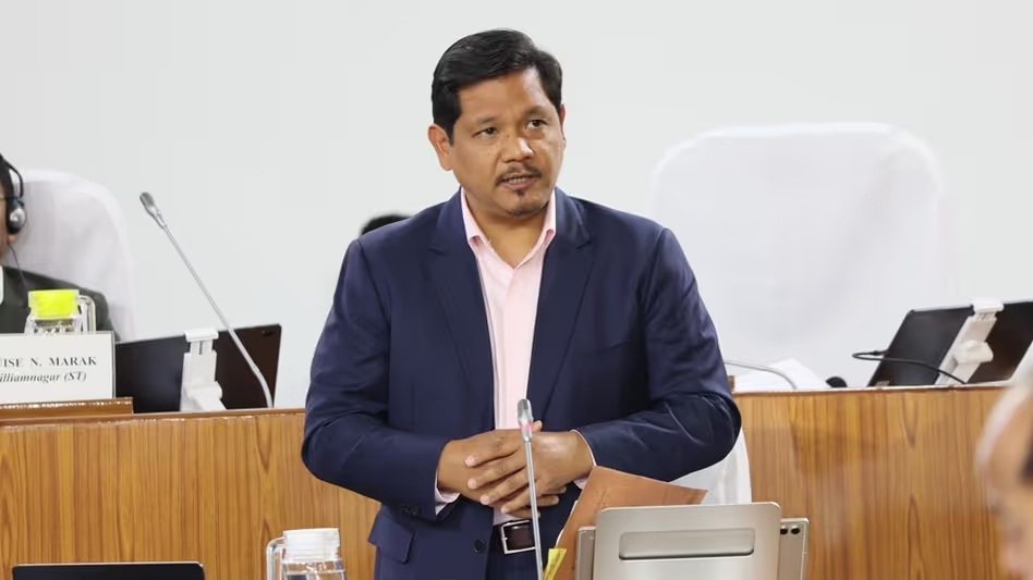 मेघालय विधानसभा को संबोधित करते हुए मेघालय के मुख्यमंत्री कोनराड संगम। मेघालय विधानसभा को संबोधित करते हुए मेघालय के मुख्यमंत्री कोनराड संगम।