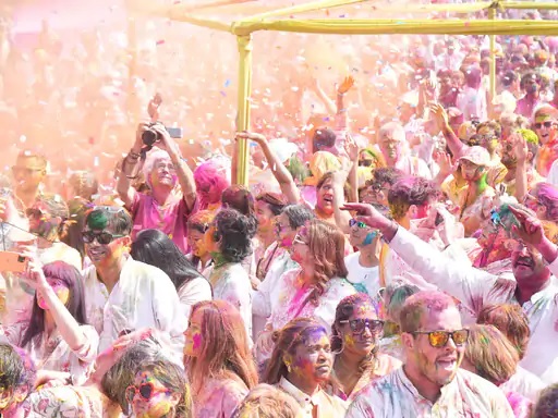 होली पर रही धूमधाम