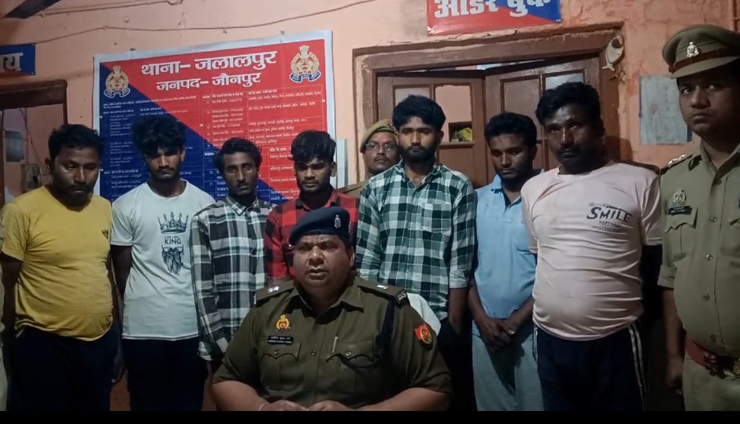 मारपीट व हत्या के प्रयास के मुकदमा में वांछित 07 अभियुक्तों को पुलिस ने किया गिरफ्तार, गिरफ्तार आरोपित पुलिस अभिरक्षा में मारपीट व हत्या के प्रयास के मुकदमा में वांछित 07 अभियुक्तों को पुलिस ने किया गिरफ्तार, गिरफ्तार आरोपित पुलिस अभिरक्षा में