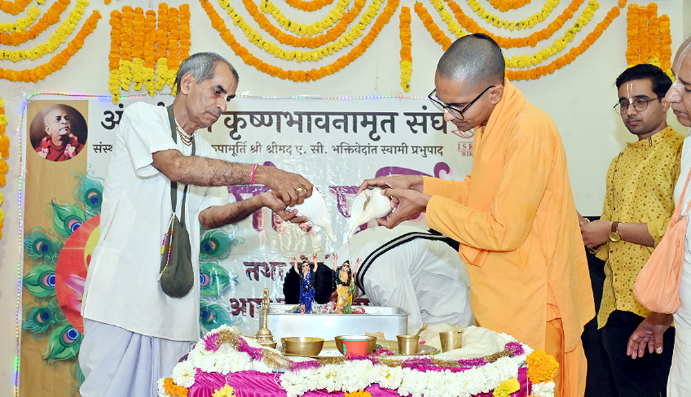 भजन, नृत्य और कीर्तन से गूंजा इस्कॉन बीकानेर भजन, नृत्य और कीर्तन से गूंजा इस्कॉन बीकानेर