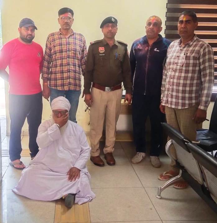 आरोपी नशा तस्कर एंटी नारकोटिक सैल पुलिस की गिरफ्त में। आरोपी नशा तस्कर एंटी नारकोटिक सैल पुलिस की गिरफ्त में।