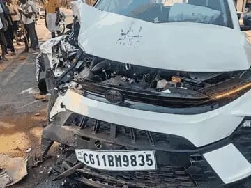 कोरबा में दर्दनाक सड़क हादसा: कार और बाइक की टक्कर में तीन दोस्तों की मौत