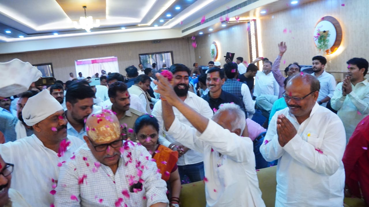 होली स्नेह मिलन कार्यक्रम में कांग्रेस प्रदेश अध्यक्ष होली स्नेह मिलन कार्यक्रम में कांग्रेस प्रदेश अध्यक्ष